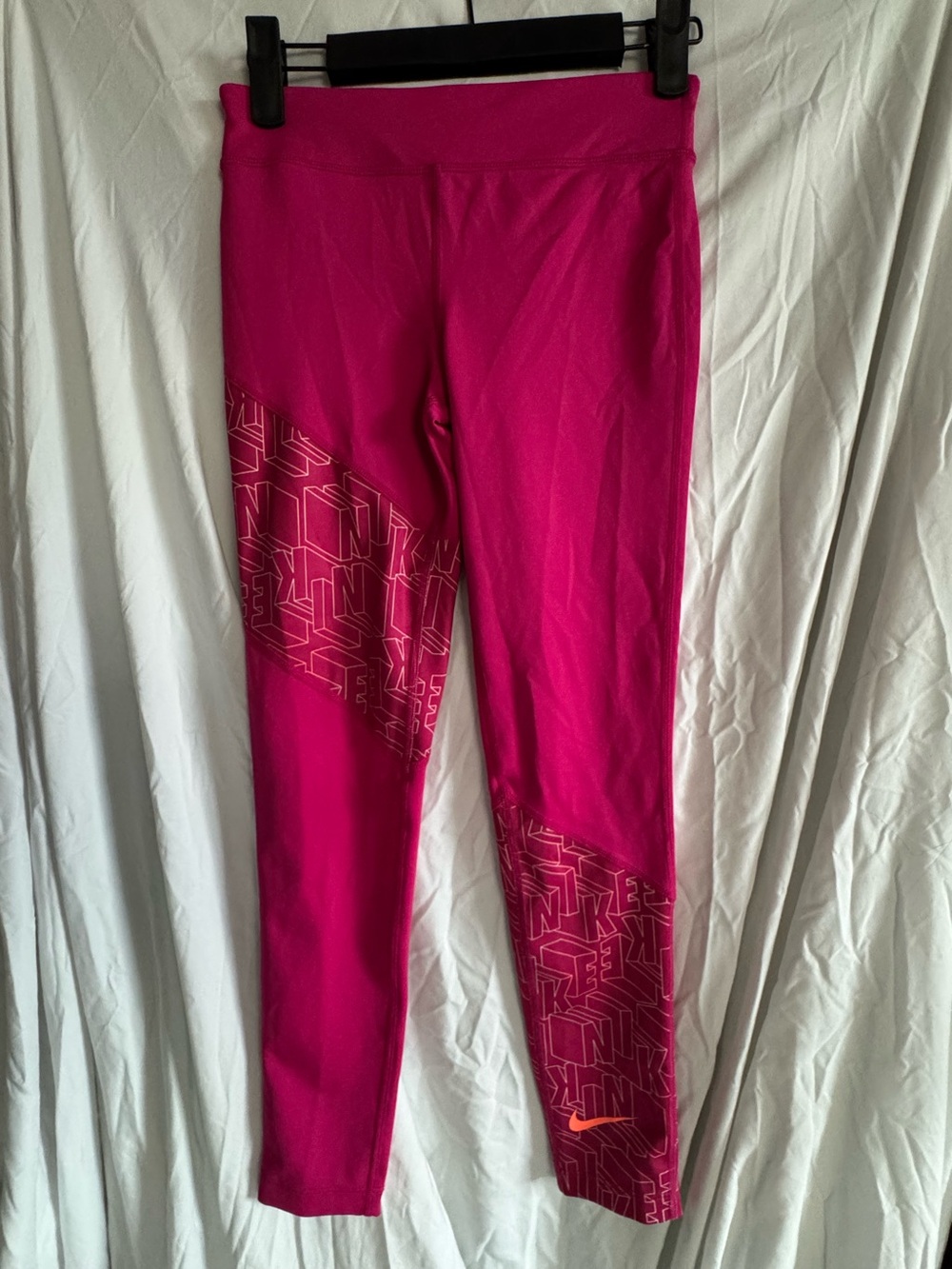 Nike Girls Dri-FIT Pink Graphic Leggings Youth M DA1085-615